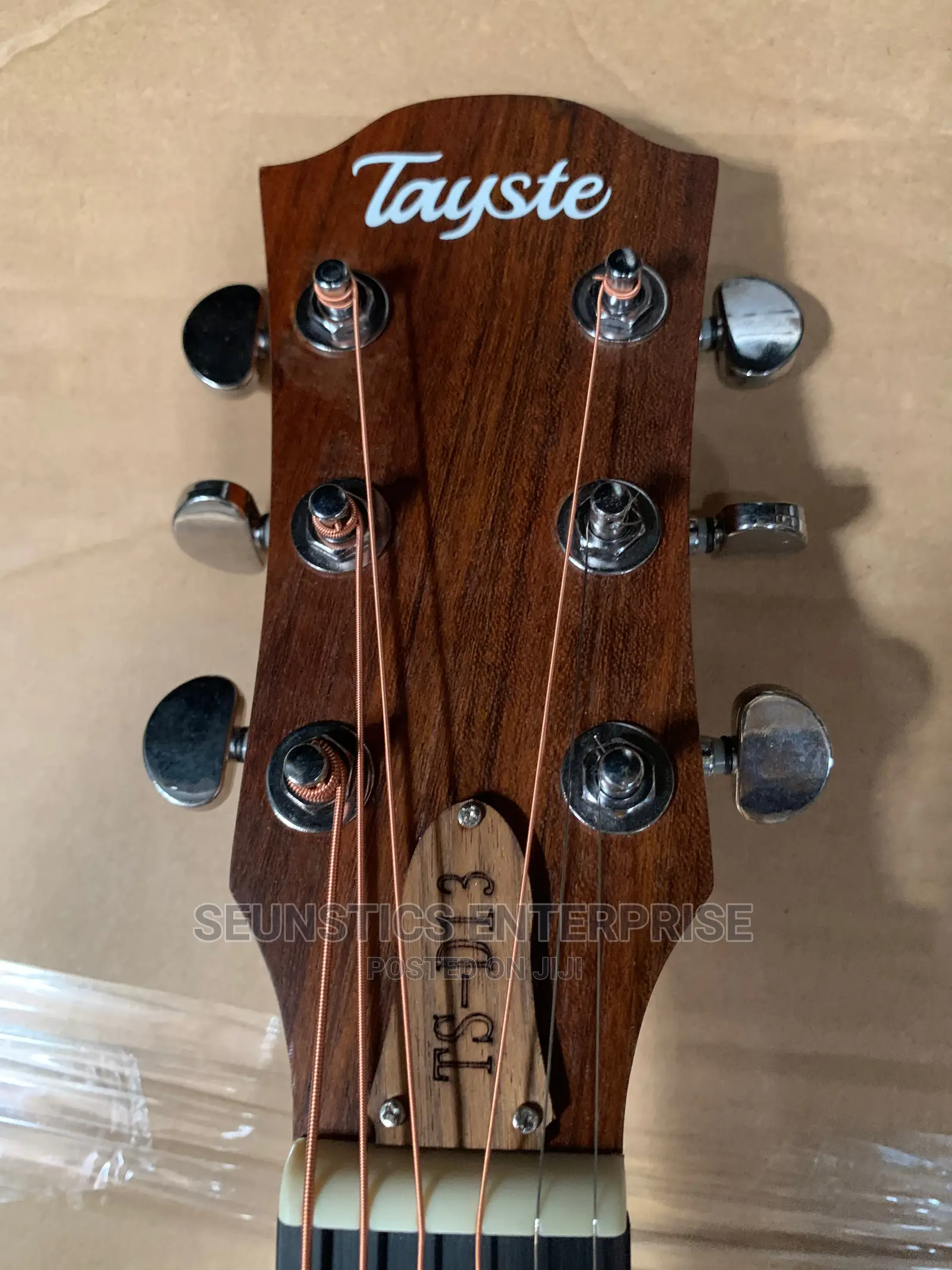 Quality Tayste Electro Acoustic Guitar