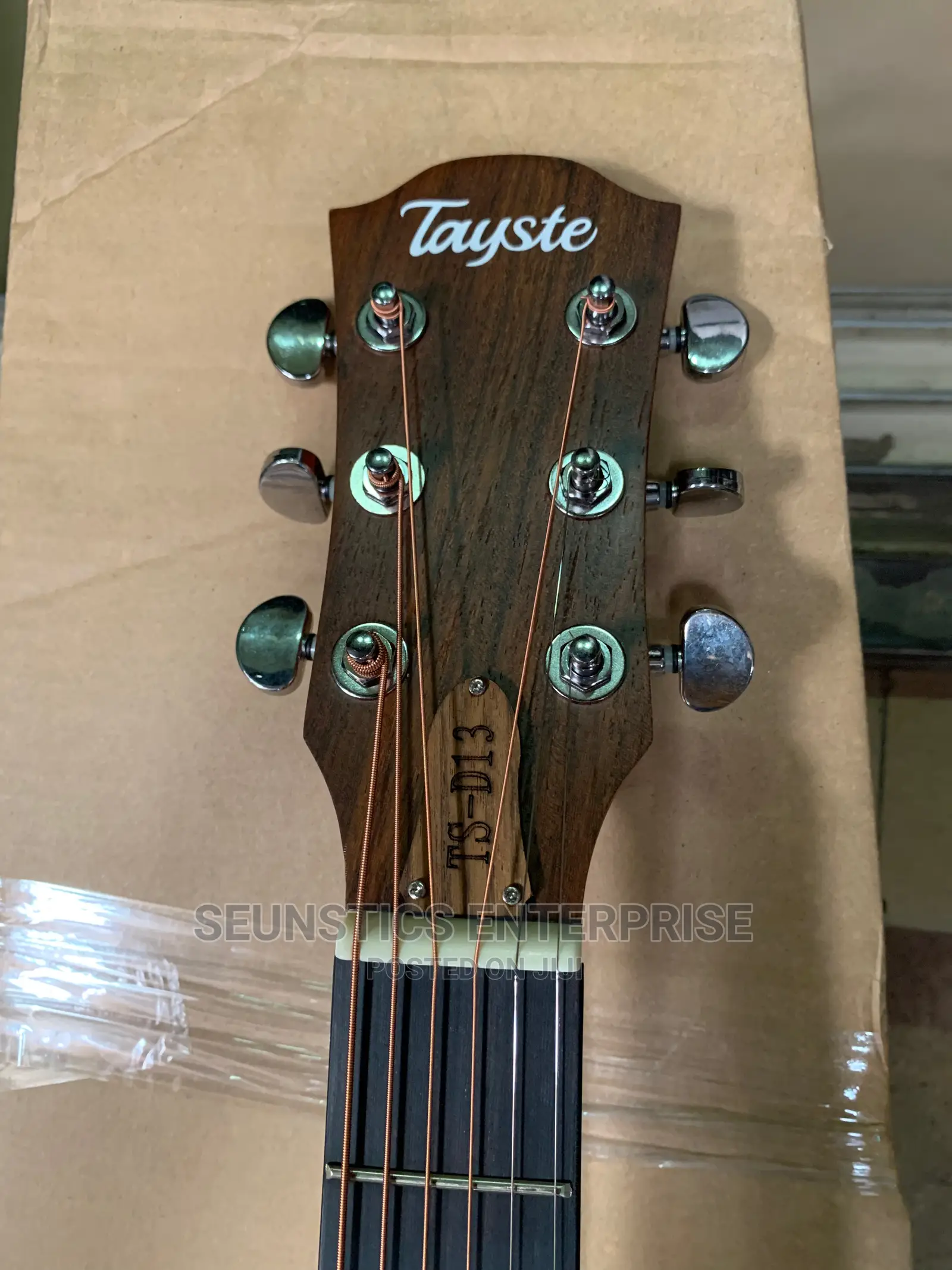 Quality Tayste Electro Acoustic Guitar