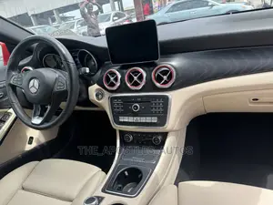 Mercedes-Benz GLA 250 2021 Red