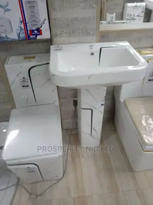 England Black and White Top Flush Wc
