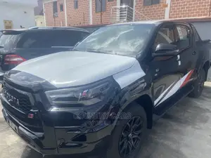 Toyota Hilux 2022 Black