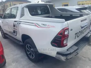 Toyota Hilux 2020 White