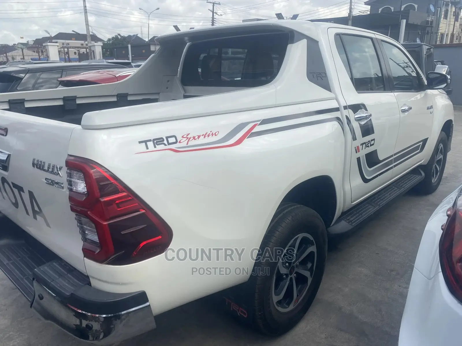 Toyota Hilux 2020 White
