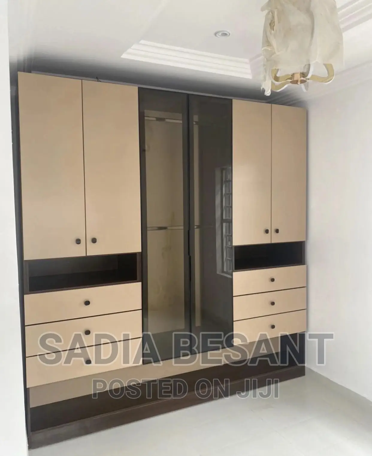 Wardrobe With Lighting