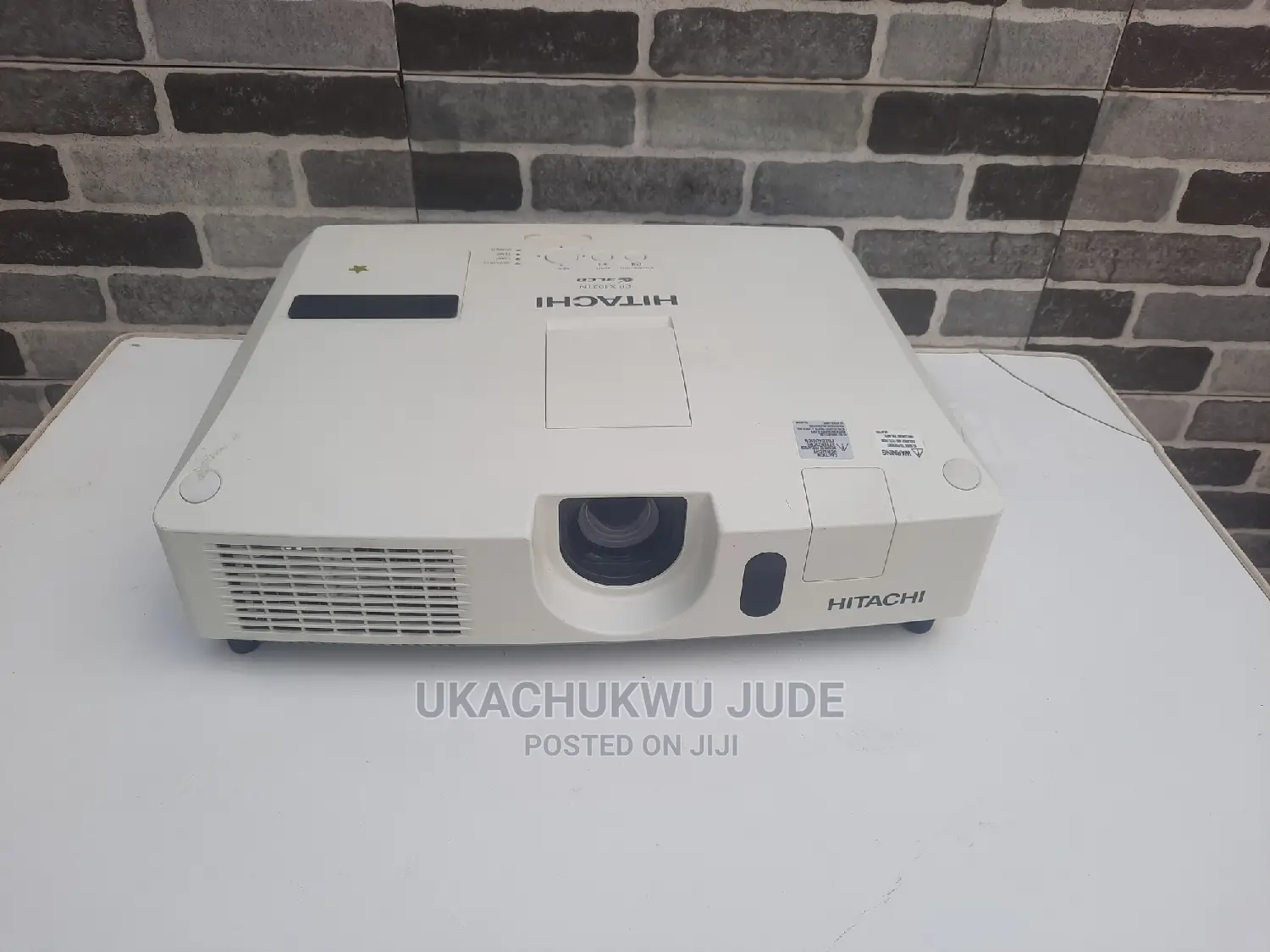 Rent Projector Without a Projector Screen