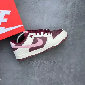 Original NIKE SB Dunk Valentines Day Available in Store