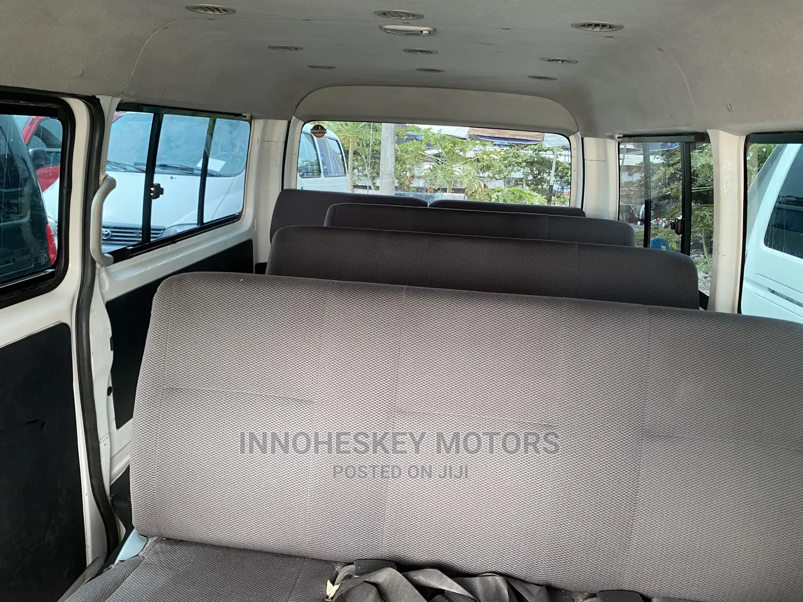 Toyota HiAce 2013 White