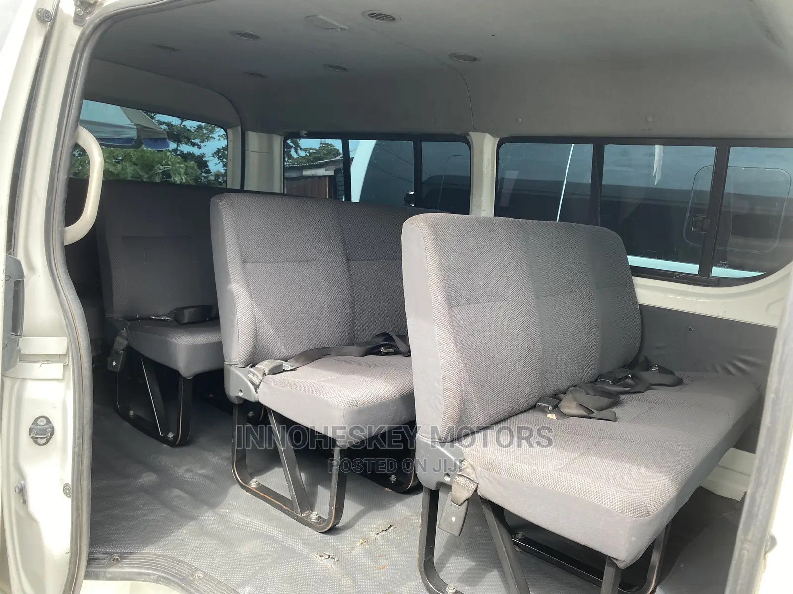 Toyota HiAce 2013 White