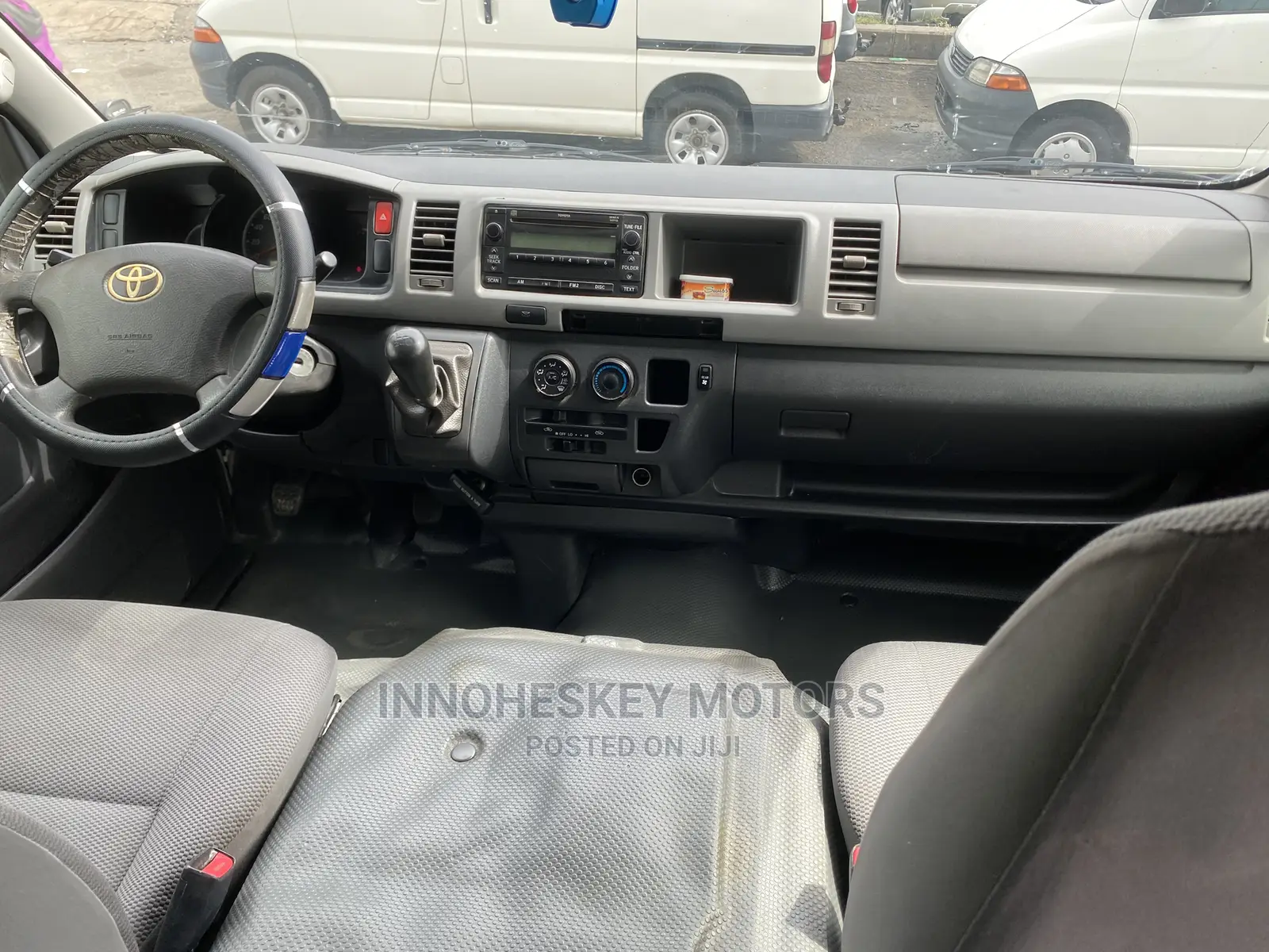 Toyota HiAce 2013 White