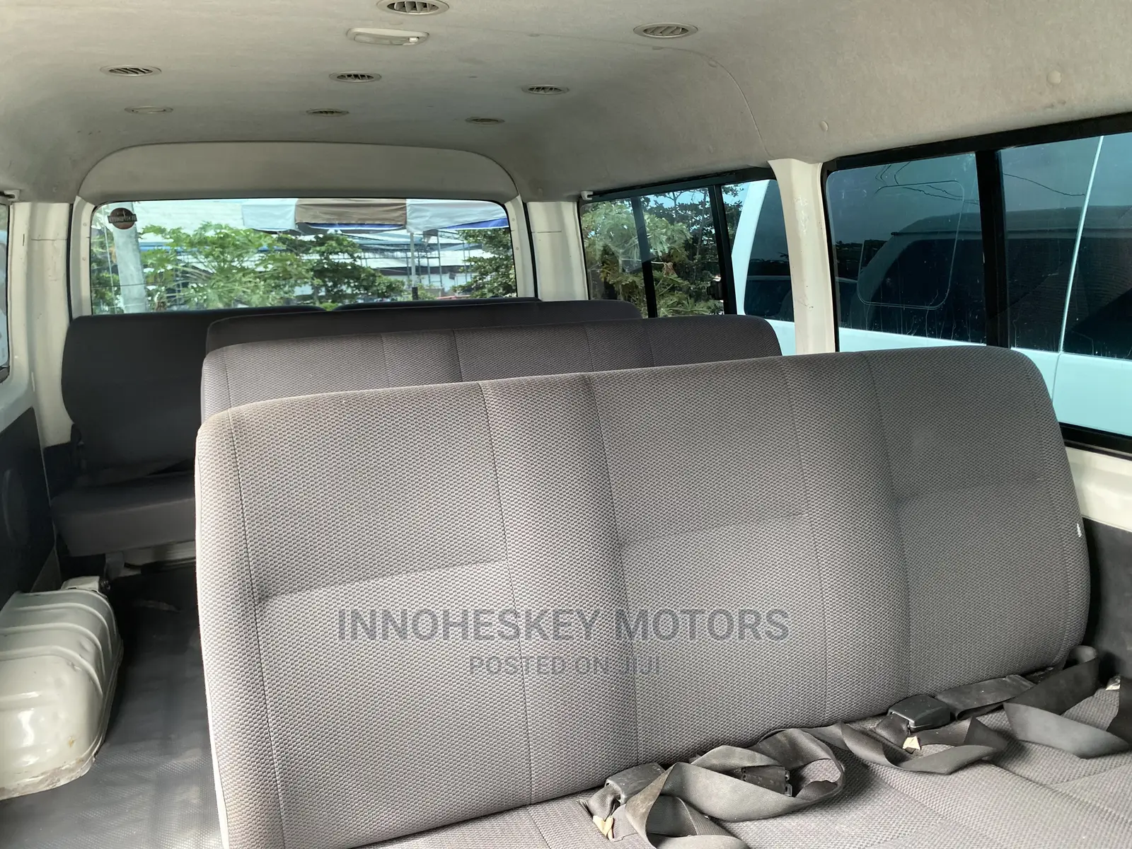 Toyota HiAce 2013 White