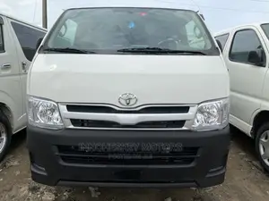 Toyota HiAce 2010 White