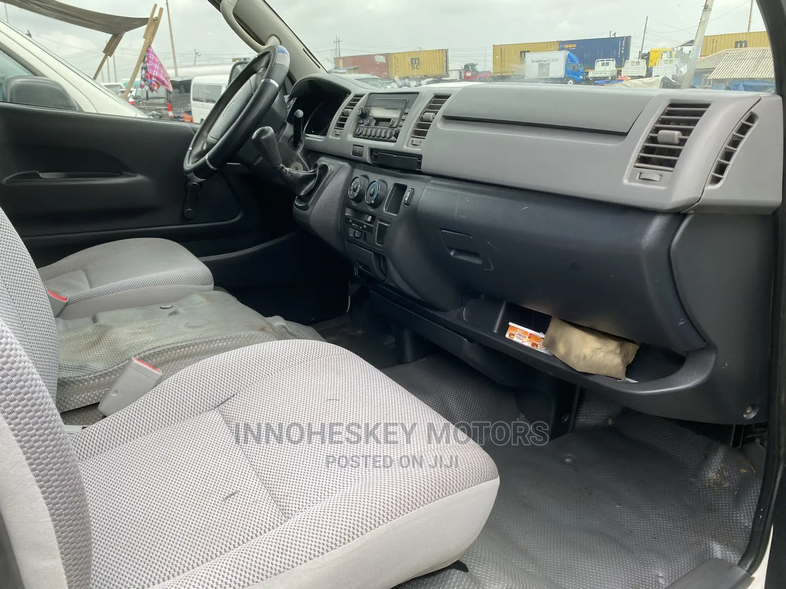 Toyota HiAce 2010 White