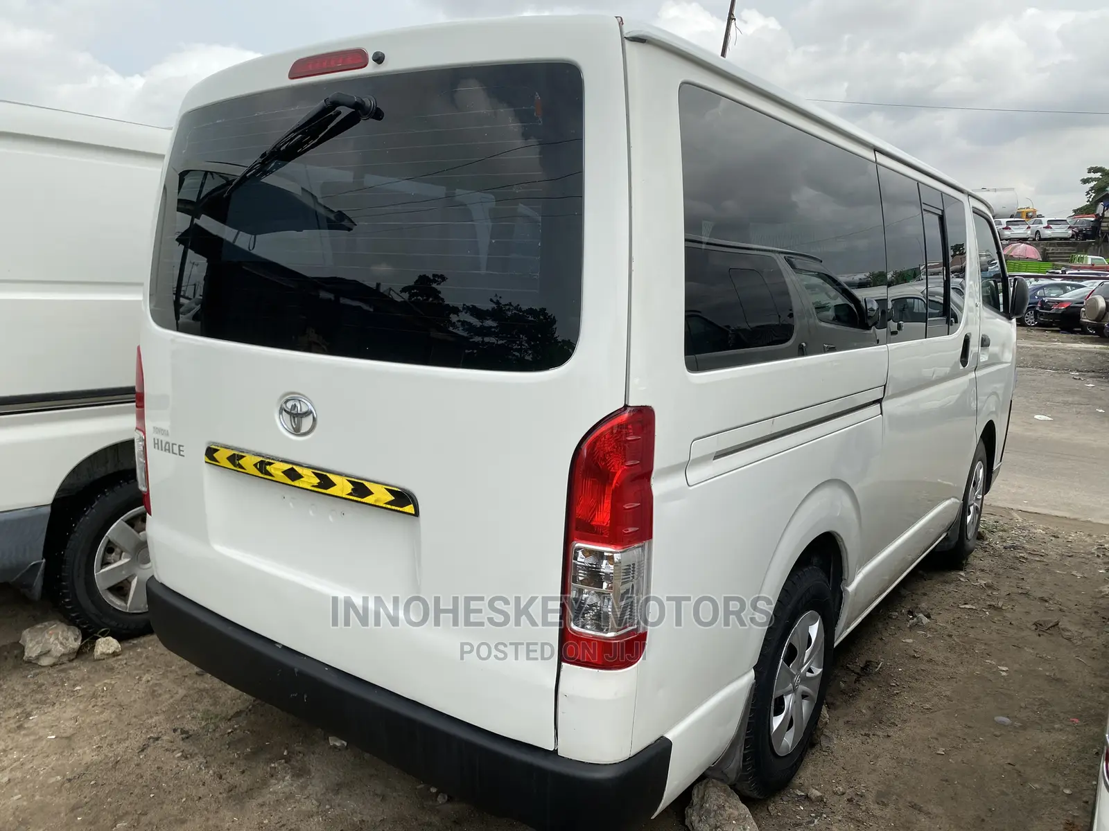 Toyota HiAce 2010 White