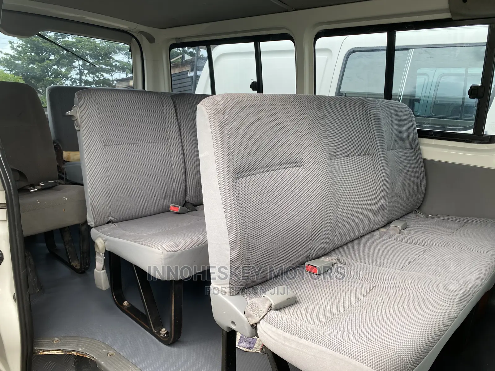 Toyota HiAce 2010 White