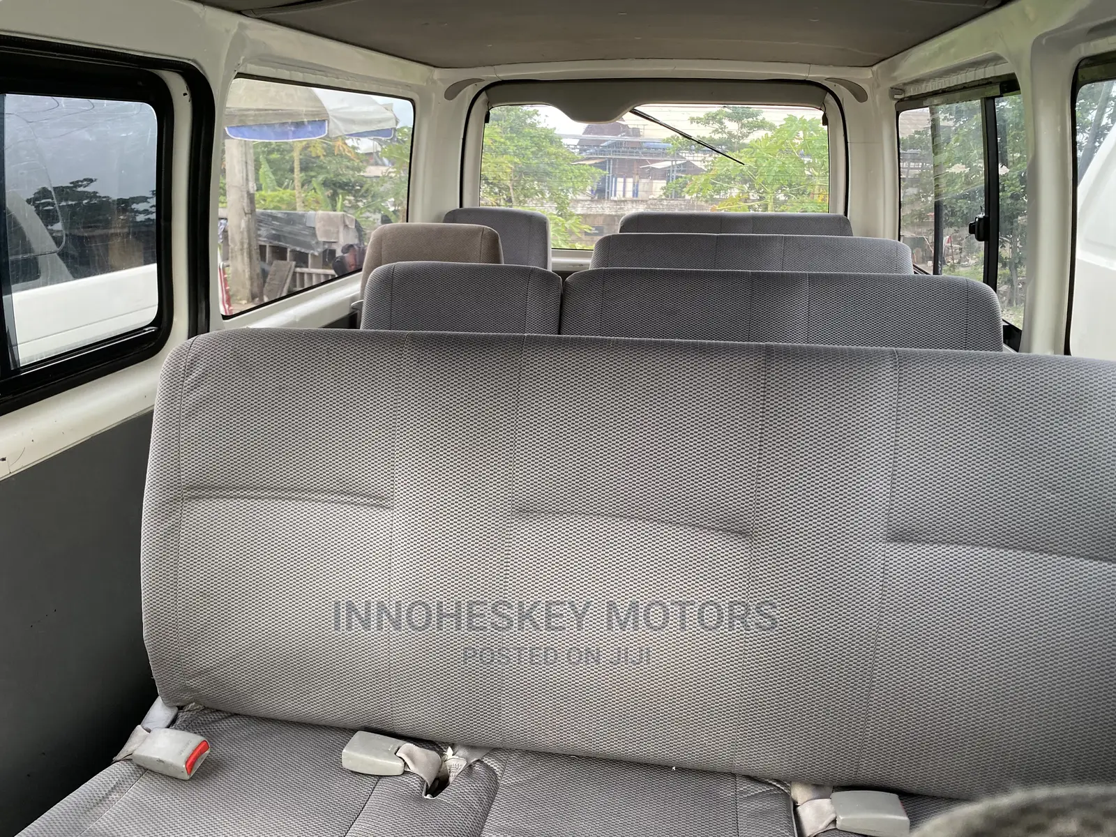 Toyota HiAce 2010 White