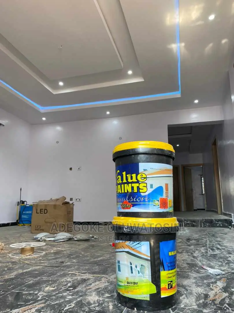 Professional Painter and Wallpaper Installer