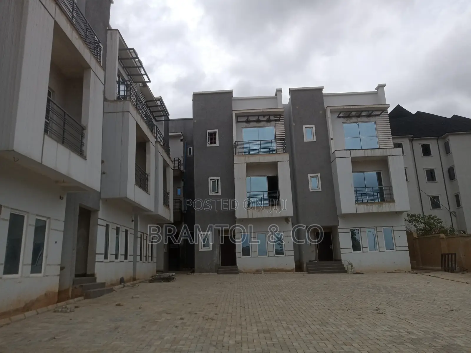 4bdrm Terraced in Guzape Sale