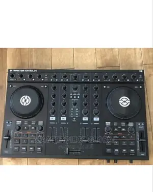 Traktor Kontrol S4