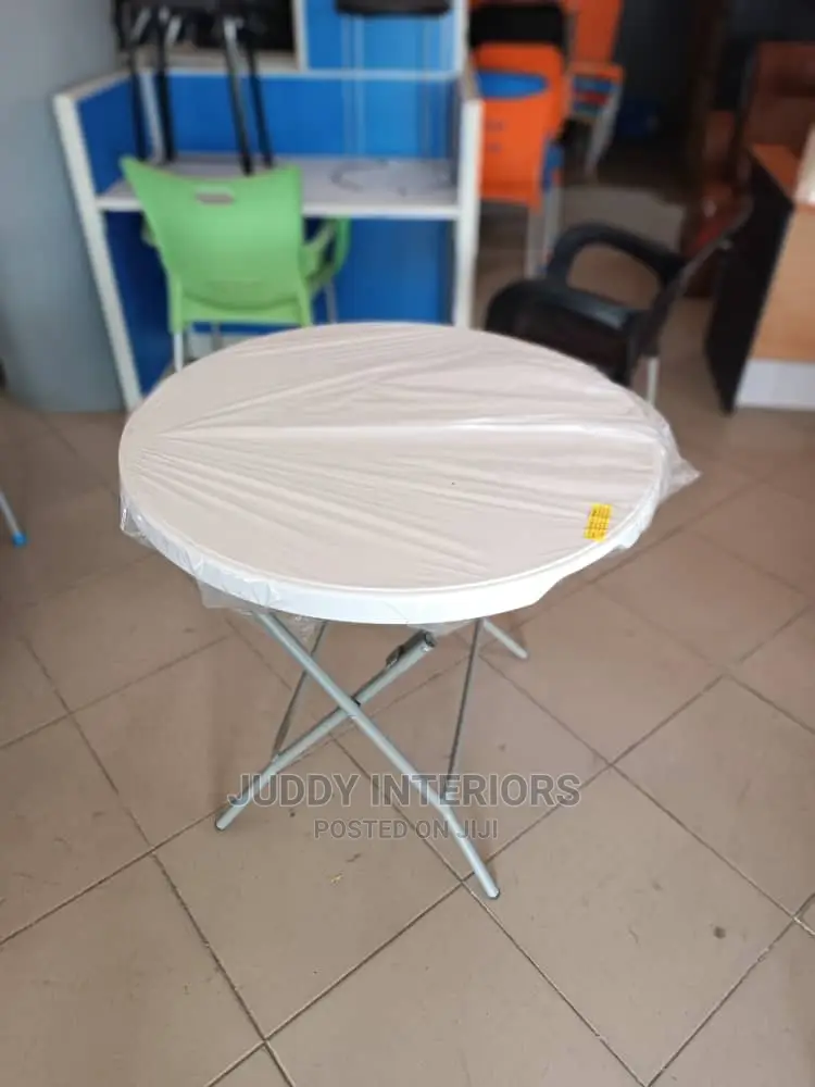 Folding Plastic Table Round