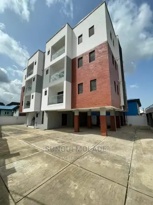 Furnished 3bdrm Apartment in Yaba for sale