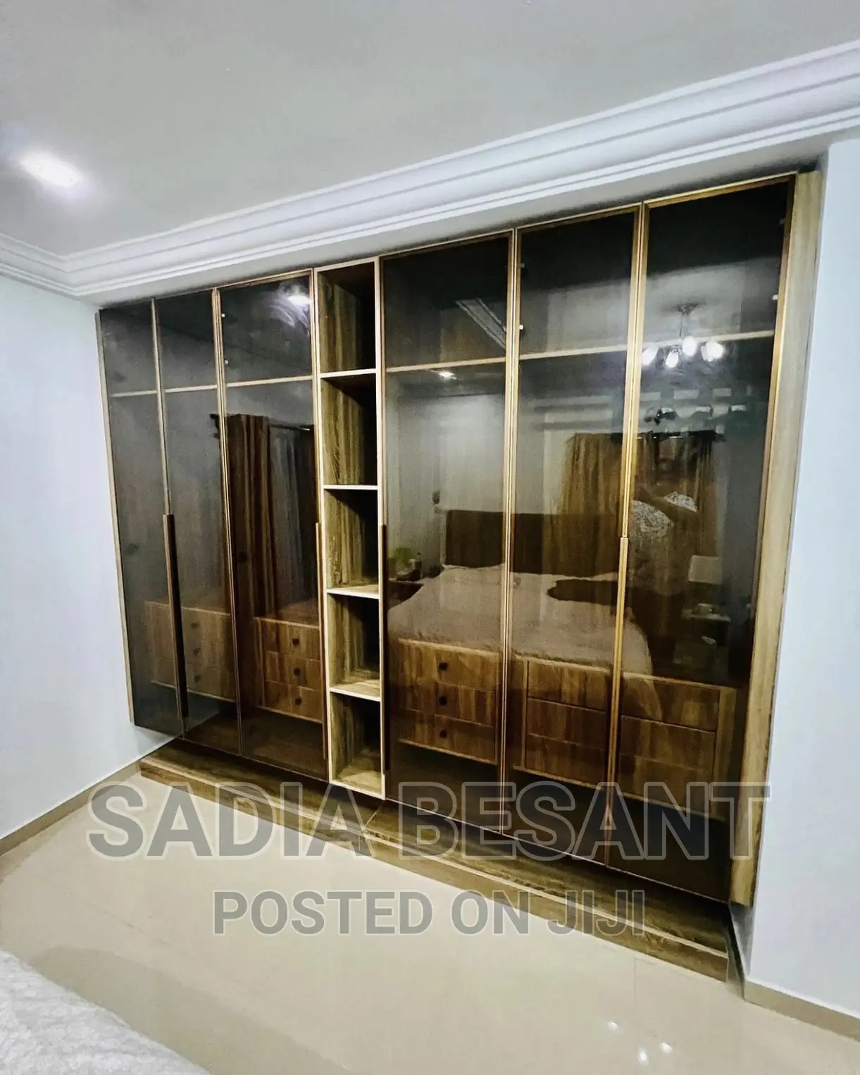 Contemporary Wardrobe Project