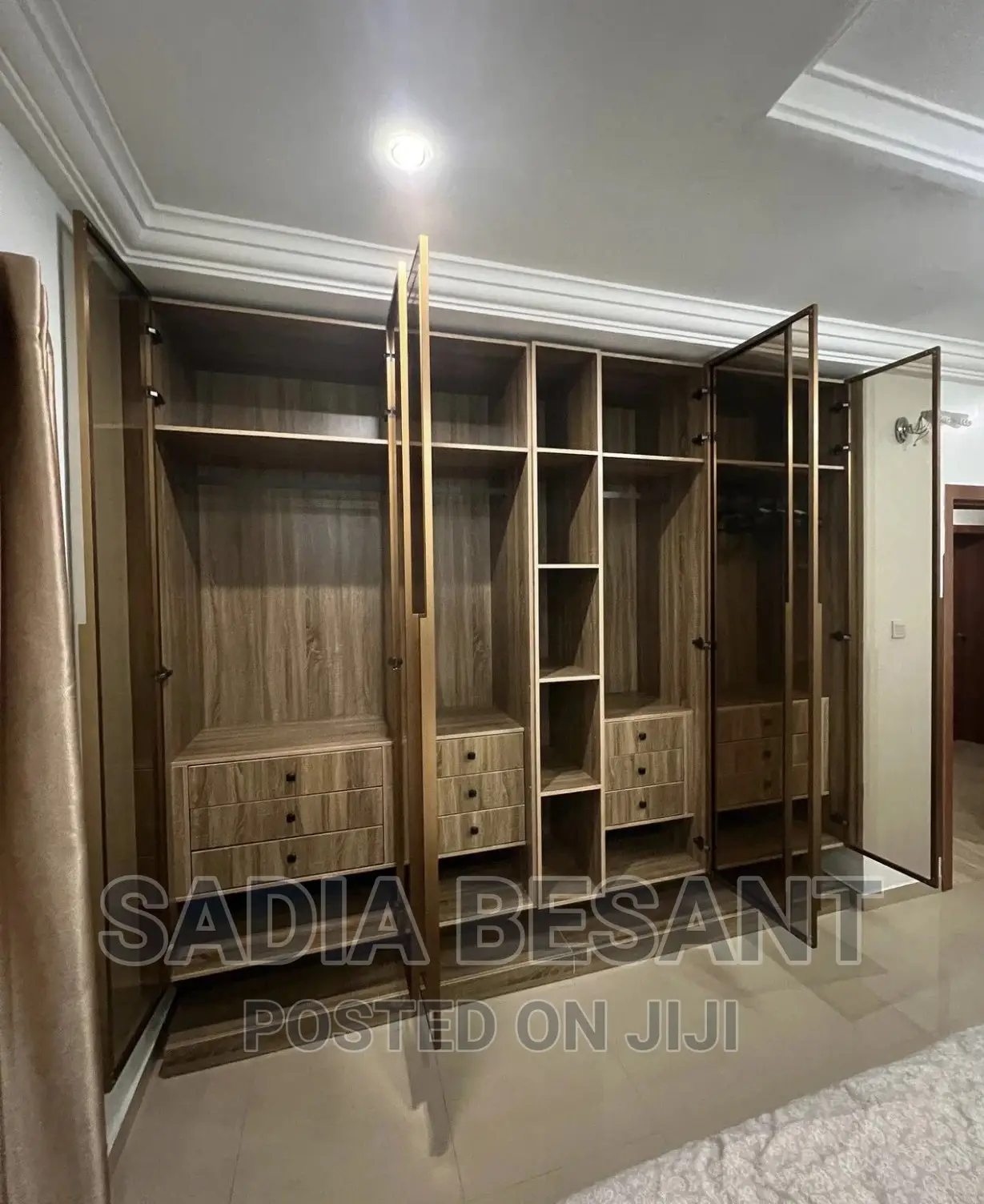 Contemporary Wardrobe Project