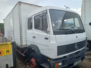 Mercedes Truck 1317