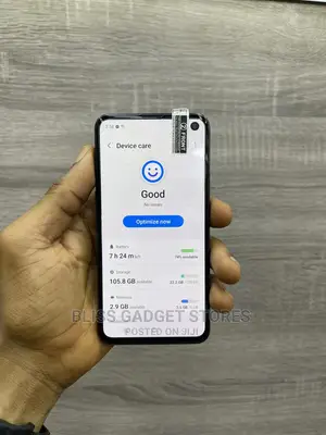 Photo - Samsung Galaxy S10e 128 GB Black