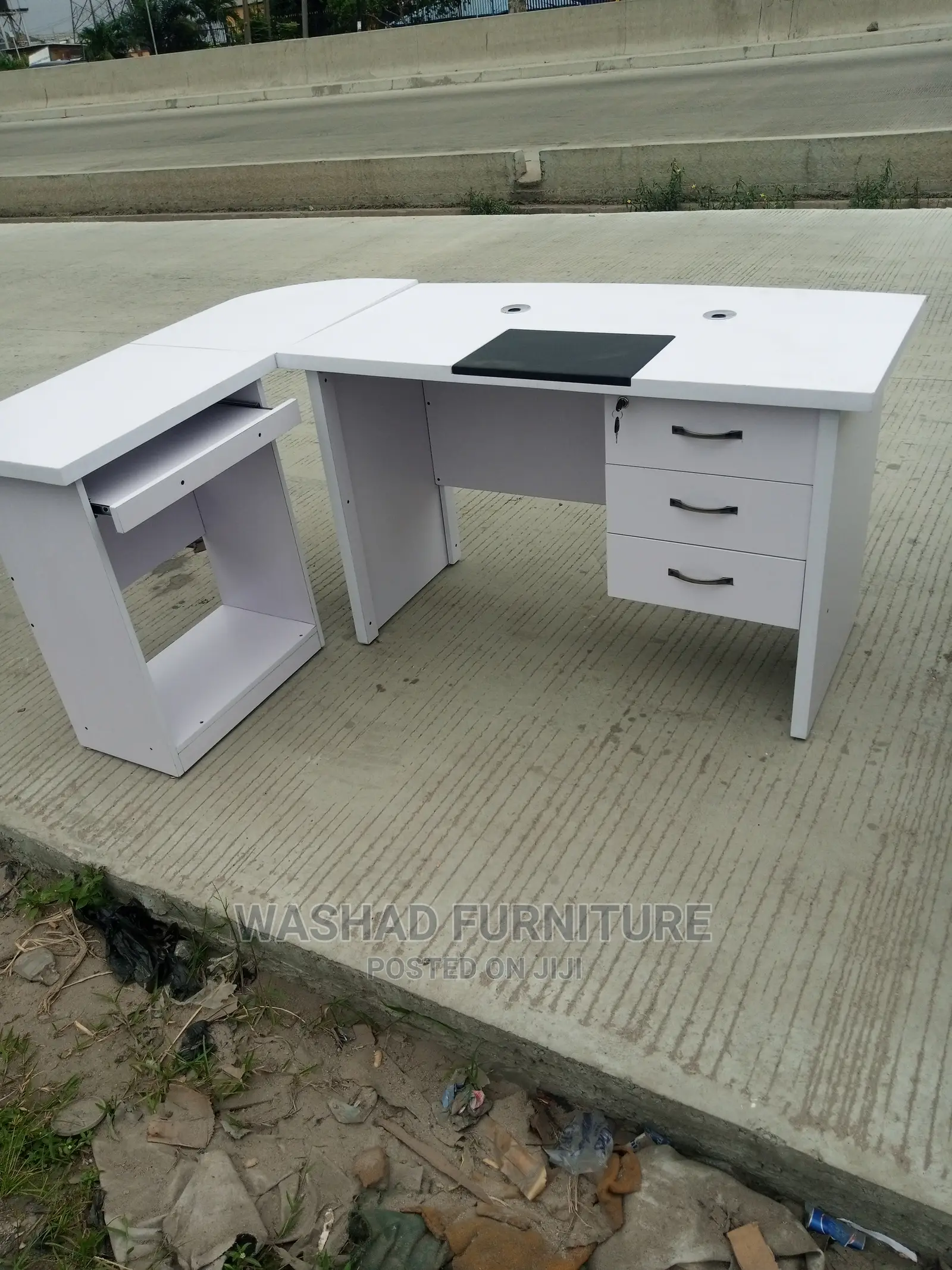Office Corner Table