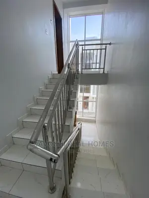 2bdrm Apartment in Ologolo Estate, Lekki for rent