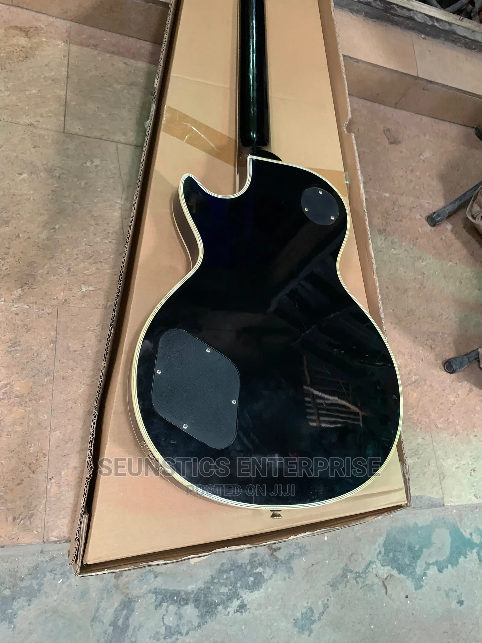 Quality Busker’S Les Paul Style Guitar