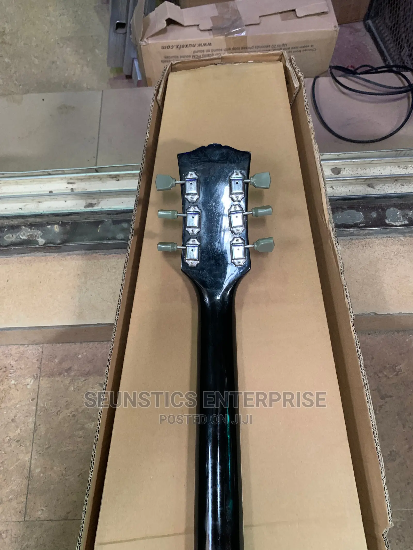 Quality Busker’S Les Paul Style Guitar