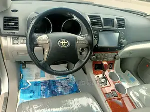 Toyota Highlander Limited 2010 Silver