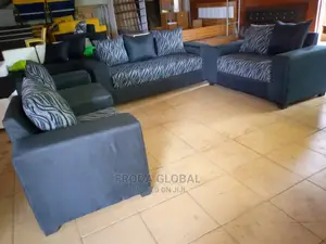 Set of 7 Seaters Sofa Chairs. Quality Fabric Couch With Pillows