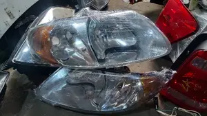 Headlamp Dodge Caravan 2000