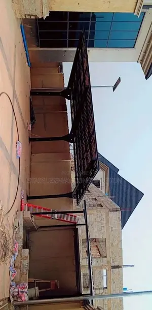 3 Cars Parking Space