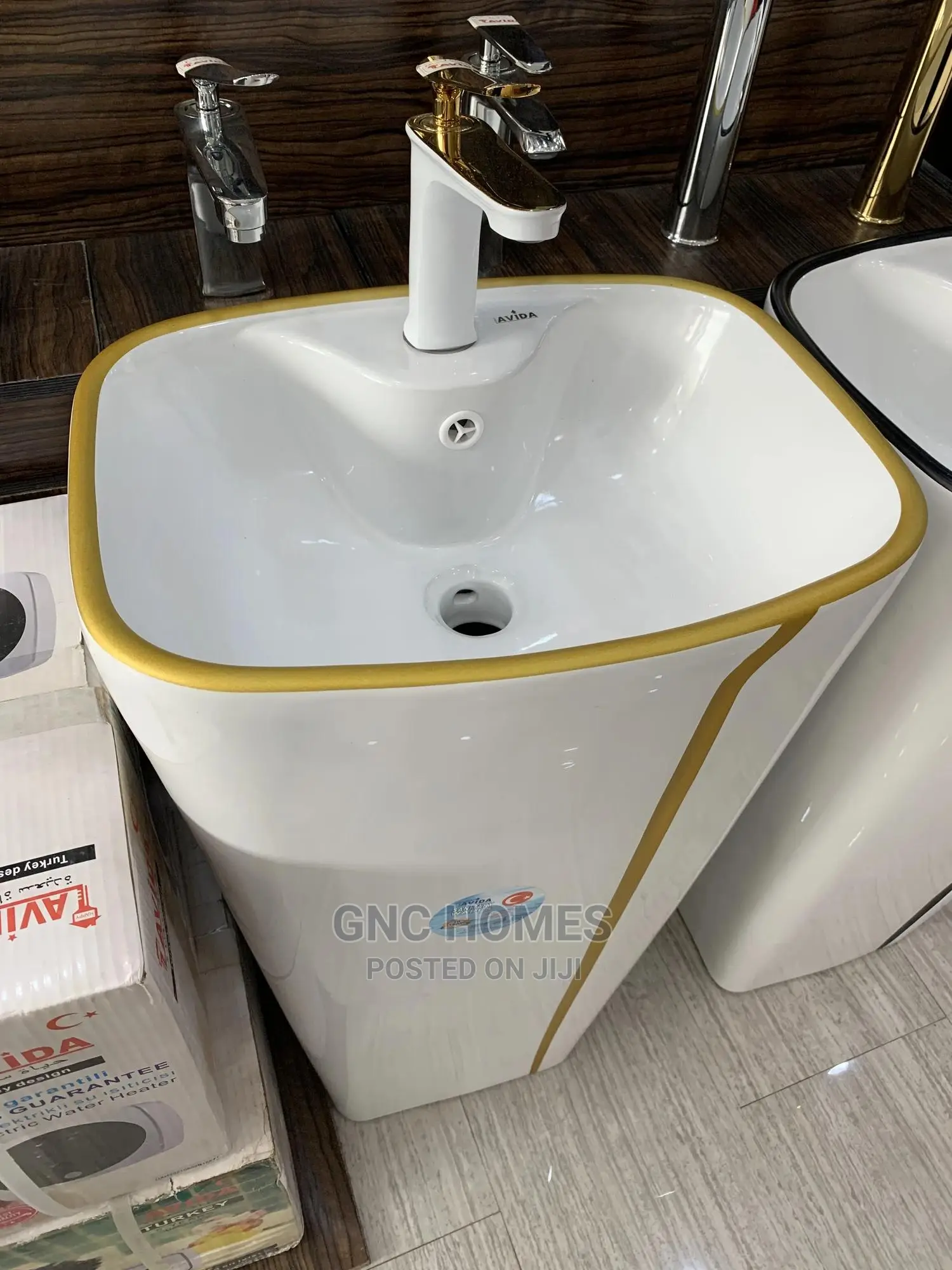Free Standing Basin Black/ Gold