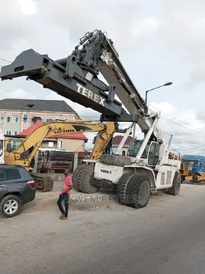 45tons Terex Foreign Used Reach Stacker Machine 4sale