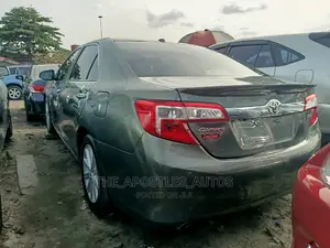 Toyota Camry XLE V6 4dr Sedan (3.5L 6cyl 6A) 2013 Green