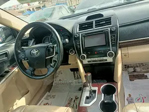 Toyota Camry XLE V6 4dr Sedan (3.5L 6cyl 6A) 2013 Green
