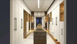 Modern Walk in Closet
