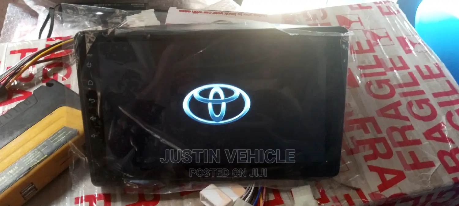 Toyota Sienna 2004 - 2012 Android Player With Reverse Camera