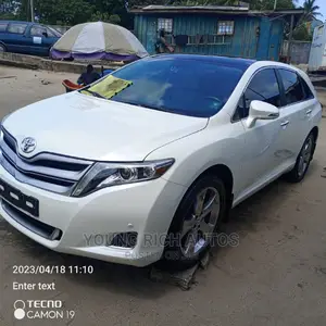 Photo - Toyota Venza 2014 White