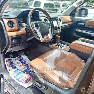 Toyota Tacoma 2017 Brown