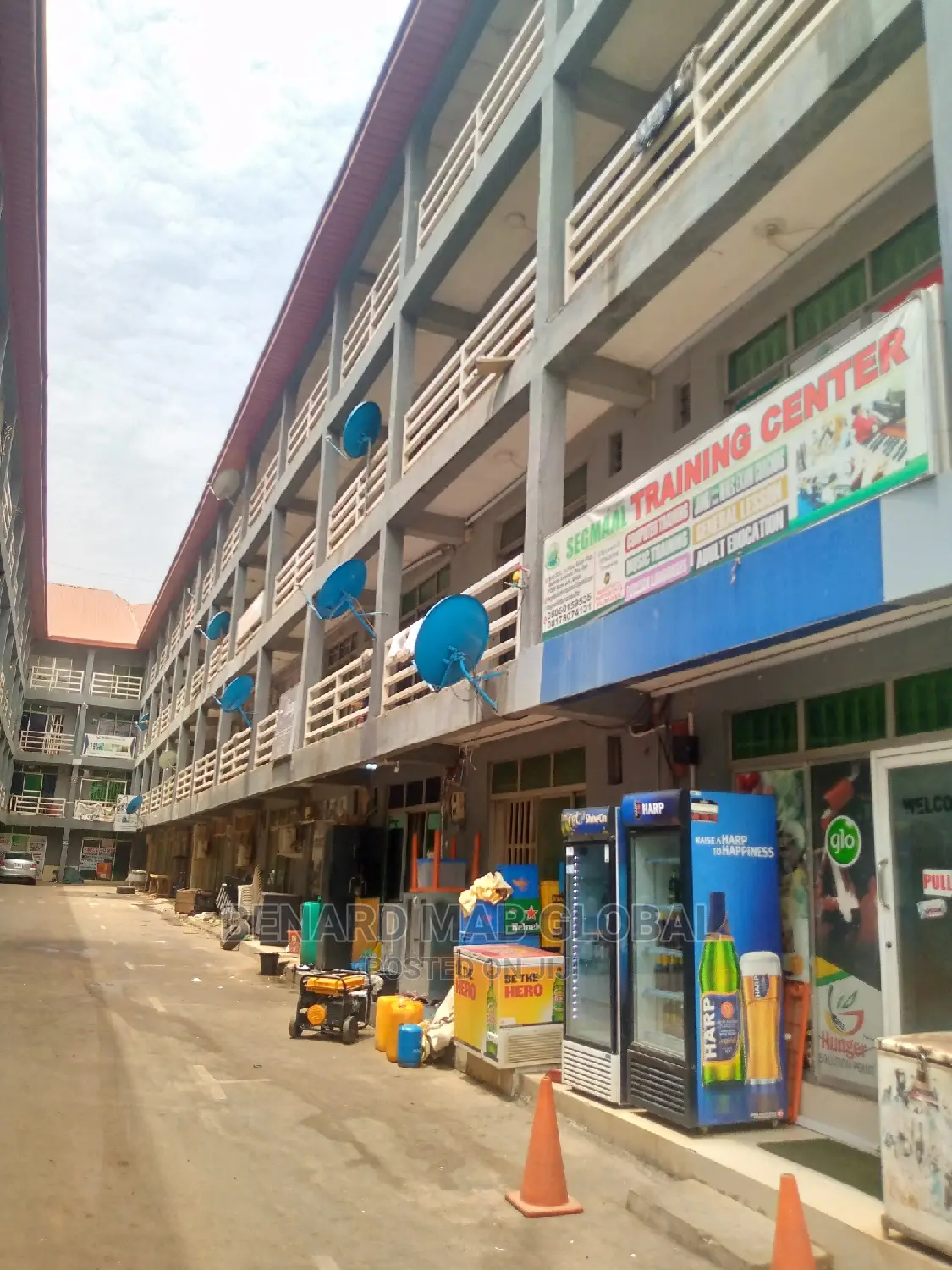 Global Plaza Shops Office Space