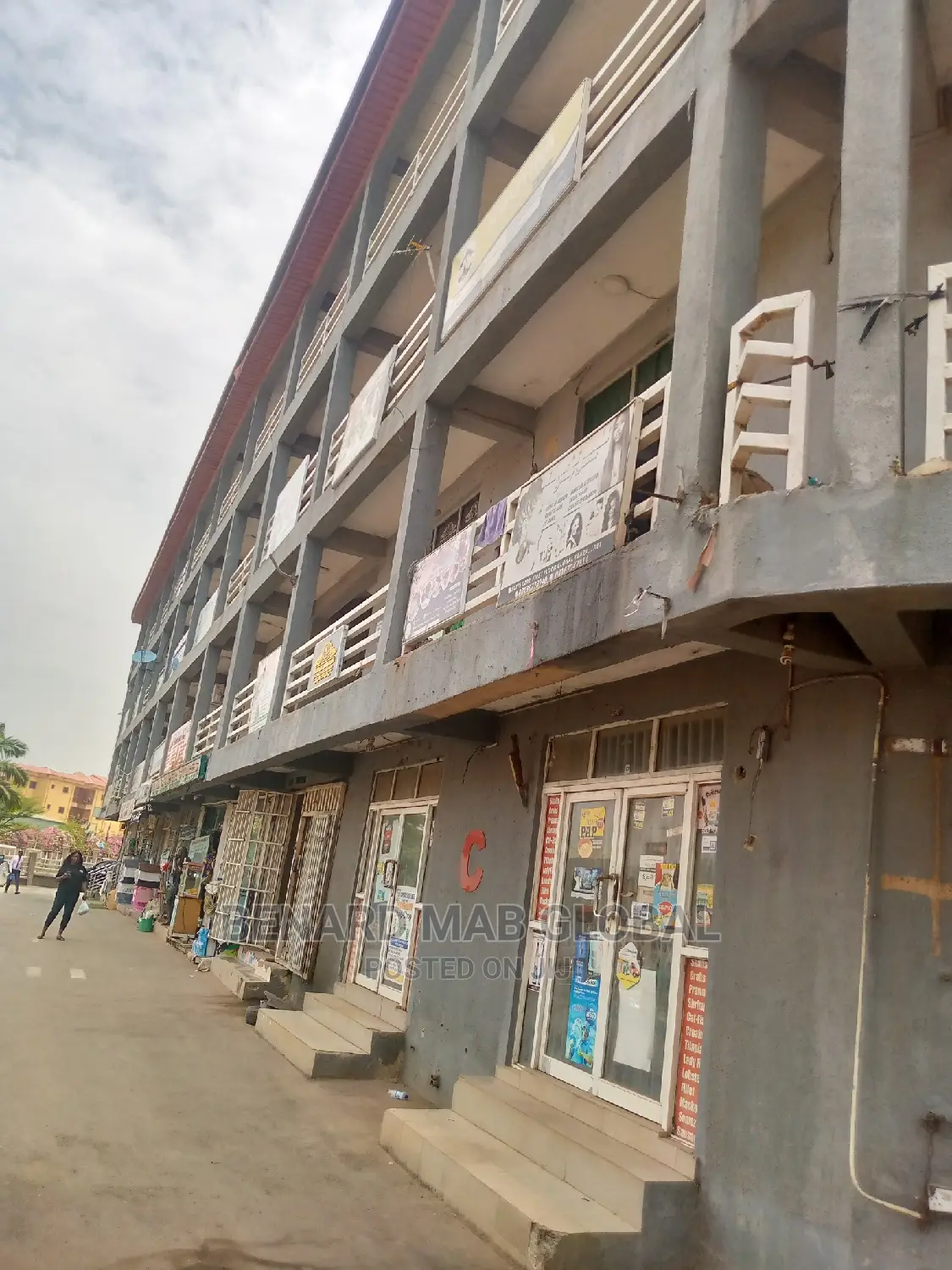 Global Plaza Shops Office Space