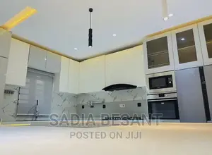 Luxury Kitchen Design With Accessories