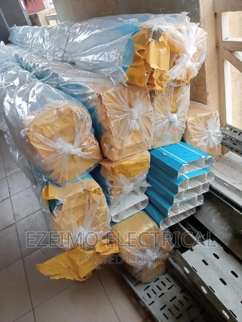 Three Conpatment Floor Trunking