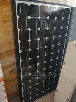 Quality 300W Mono Crystalline Canadian Solar Panel. 