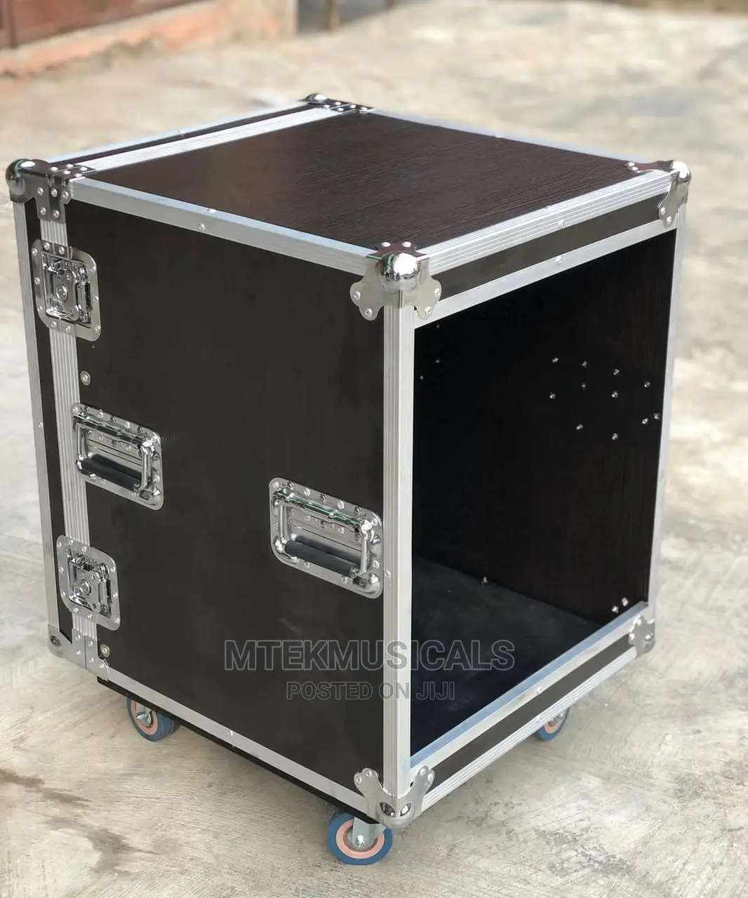Amplifier Rack Closed 16u